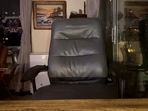 Snapshot of ThickDick_Daddy chatting on October 23, 2025, 5:18 am ThickDick Daddy online show from October 23, 2025, 5:18 am