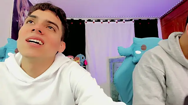 Snapshot of jake_and_joaquin chatting on December 1, 2024, 11:36 pm jake and joaquin online show from December 1, 2024, 11:36 pm