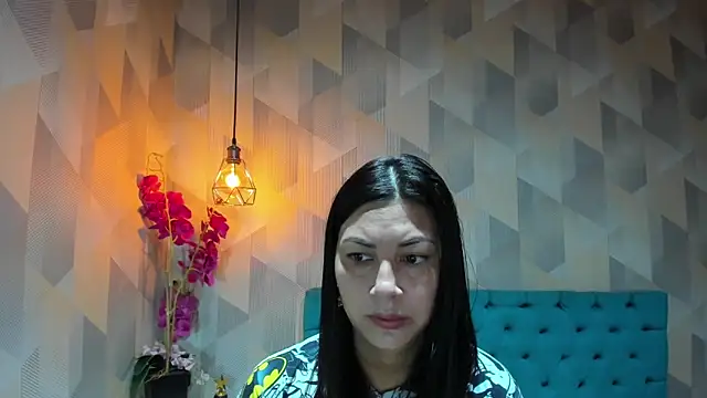 AdaFawxx online show from December 20, 2025, 4:08 am