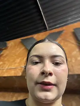 Snapshot of aneesa_darzi chatting on February 3, 2026, 10:04 pm aneesa darzi online show from February 3, 2026, 10:04 pm