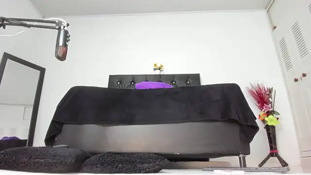 martinaclark online show from May 21, 2026, 3:24 am