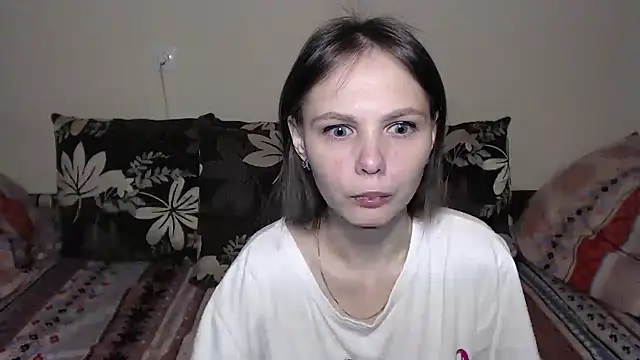 Snapshot of Nika_Shiny chatting on February 6, 2025, 5:57 am Nika Shiny online show from February 6, 2025, 5:57 am