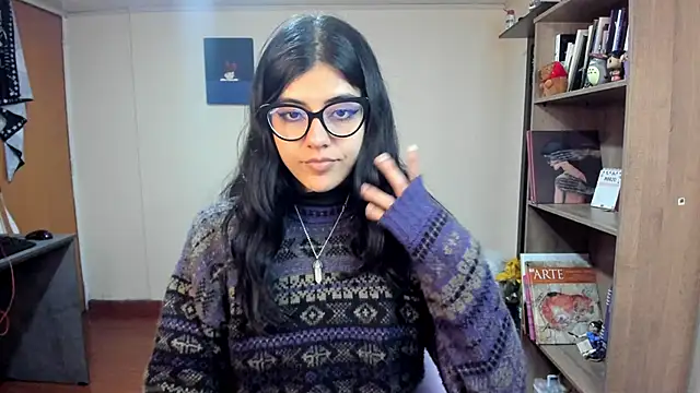 valerie  skyy online show from March 10, 2025, 7:40 pm