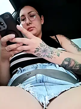 Snapshot of my-kitty chatting on November 12, 2025, 9:25 pm my-kitty online show from November 12, 2025, 9:25 pm