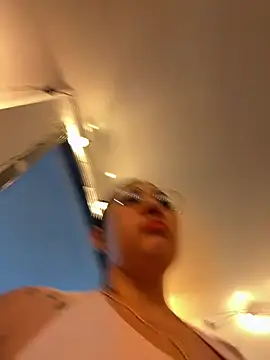 Snapshot of my-kitty chatting on January 15, 2026, 12:37 am my-kitty online show from January 15, 2026, 12:37 am