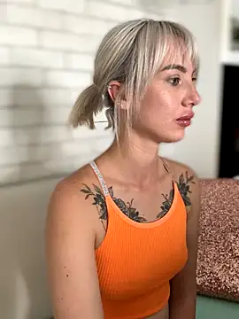 MiaMinx online show from October 22, 2025, 12:55 am