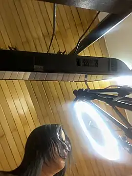 pamela anderson  online show from February 5, 2025, 6:56 am