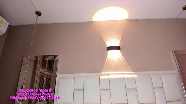 Ashleyy23x online show from December 20, 2025, 8:05 pm