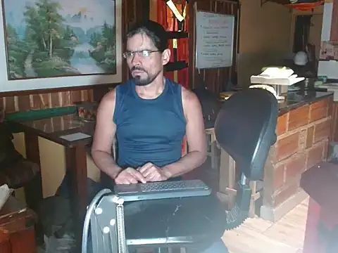 Snapshot of Dr_Pocholate84 chatting on May 15, 2026, 11:23 pm Dr Pocholate84 online show from May 15, 2026, 11:23 pm