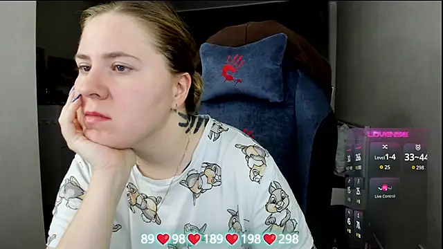 Olivia Munk online show from November 29, 2025, 3:31 am