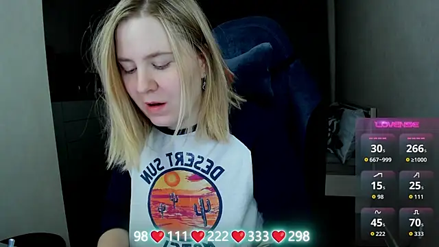 Olivia Munk online show from April 11, 2026, 3:33 am