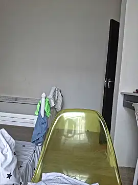 Kamdollie online show from December 23, 2025, 7:28 am