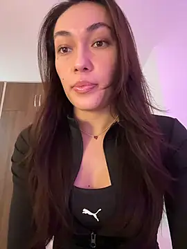 MichelleFerry  online show from February 8, 2026, 4:38 am