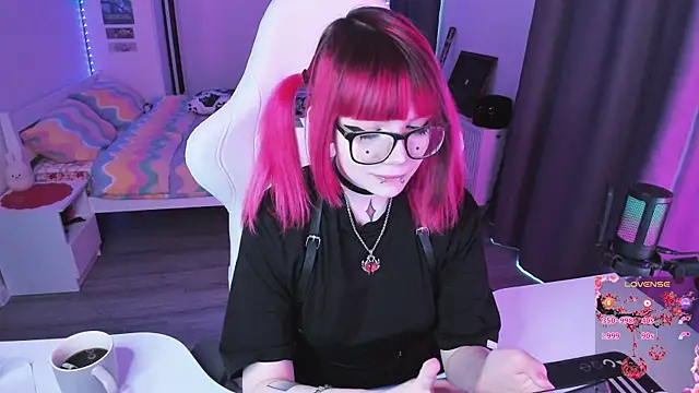 Yumi Youkai online show from April 14, 2026, 12:55 pm