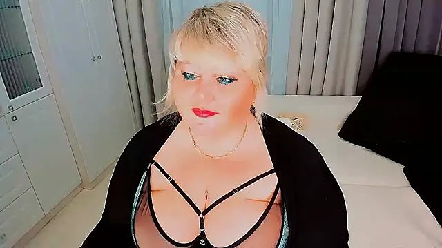 Snapshot of BIGTITSBBW chatting on February 25, 2025, 9:46 pm BIGTITSBBW online show from February 25, 2025, 9:46 pm