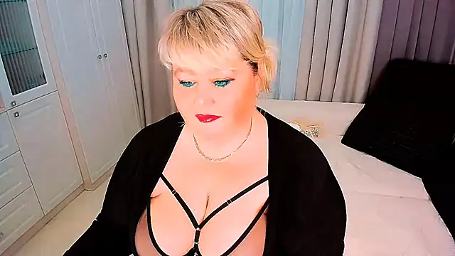 Snapshot of BIGTITSBBW chatting on February 27, 2025, 6:31 pm BIGTITSBBW online show from February 27, 2025, 6:31 pm