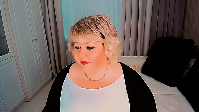 Snapshot of BIGTITSBBW chatting on March 16, 2025, 2:44 pm BIGTITSBBW online show from March 16, 2025, 2:44 pm