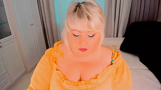 Snapshot of BIGTITSBBW chatting on September 9, 2025, 1:10 pm BIGTITSBBW online show from September 9, 2025, 1:10 pm