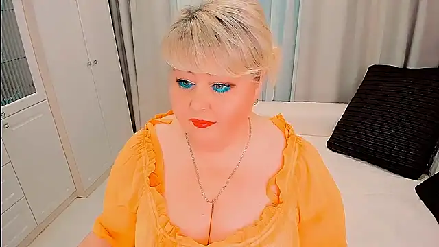 BIGTITSBBW online show from April 20, 2026, 6:42 pm