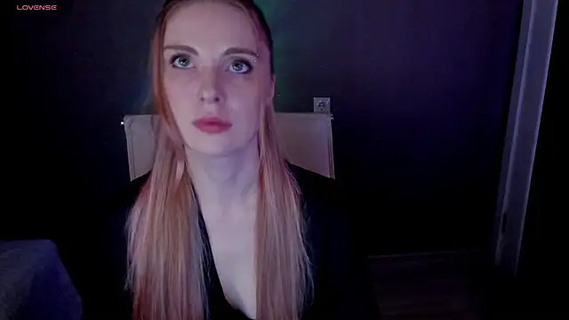 Snapshot of Aqualen chatting on November 11, 2025, 12:16 pm Aqualen online show from November 11, 2025, 12:16 pm