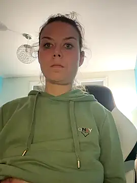 Snapshot of BabyNila chatting on October 17, 2025, 7:49 pm BabyNila online show from October 17, 2025, 7:49 pm