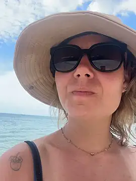 Snapshot of BabyNila chatting on February 12, 2026, 4:51 am BabyNila online show from February 12, 2026, 4:51 am