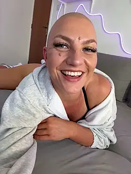 PaulinaSchubert1 online show from April 1, 2026, 1:41 pm