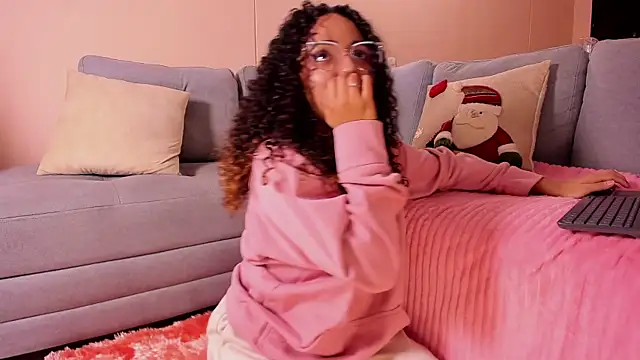 DAHLIA BROWNIE online show from December 17, 2025, 4:29 am