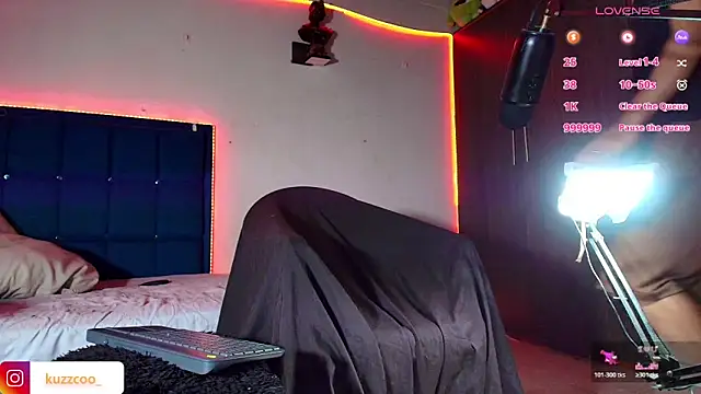 Snapshot of kuzzcoo chatting on October 24, 2025, 11:23 pm kuzzcoo online show from October 24, 2025, 11:23 pm