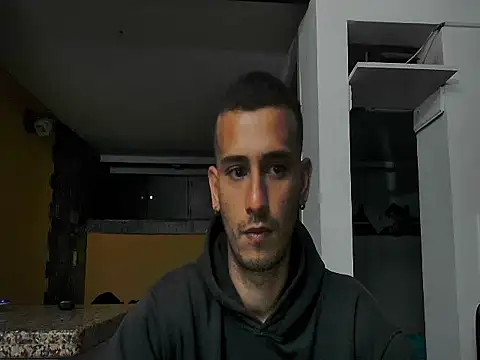 Snapshot of talktome4 chatting on June 7, 2026, 3:32 am talktome4 online show from June 7, 2026, 3:32 am