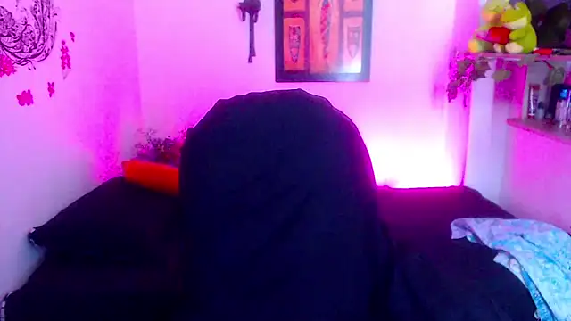 menfismuller2 online show from September 19, 2025, 5:35 pm