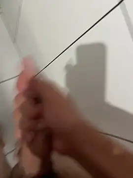 aleatorio995 online show from December 18, 2025, 11:00 pm