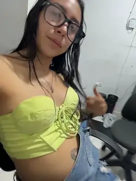 Snapshot of _alabina_ chatting on February 17, 2026, 9:21 pm alabina online show from February 17, 2026, 9:21 pm