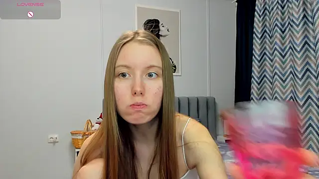 Snapshot of Peggy_Beauty chatting on January 18, 2025, 12:02 am Peggy Beauty online show from January 18, 2025, 12:02 am