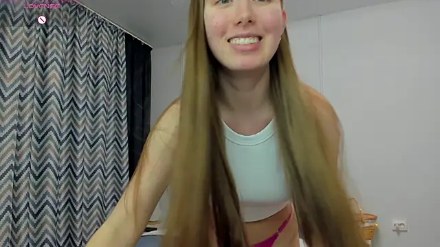Snapshot of Peggy_Beauty chatting on March 10, 2025, 1:12 am Peggy Beauty online show from March 10, 2025, 1:12 am