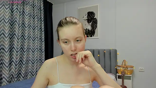 Snapshot of Peggy_Beauty chatting on March 19, 2025, 6:01 pm Peggy Beauty online show from March 19, 2025, 6:01 pm