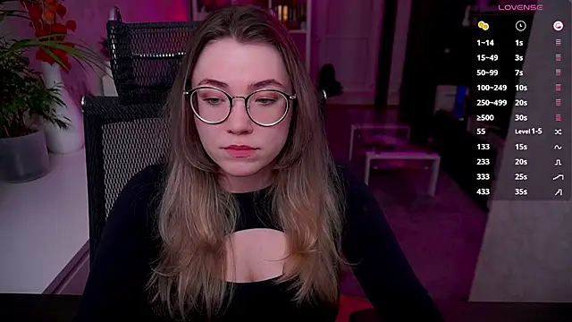 RemyCute online show from April 10, 2026, 9:08 pm