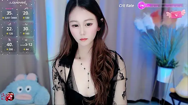 Snapshot of Aimee-520 chatting on December 12, 2024, 6:36 am Aimee-520 online show from December 12, 2024, 6:36 am