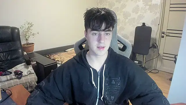 Knuckles17 online show from December 2, 2025, 1:33 am