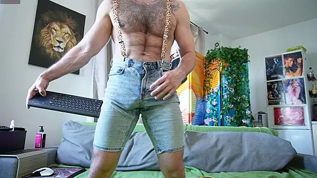 Snapshot of rusbigpaul chatting on May 2, 2026, 7:24 am rusbigpaul online show from May 2, 2026, 7:24 am
