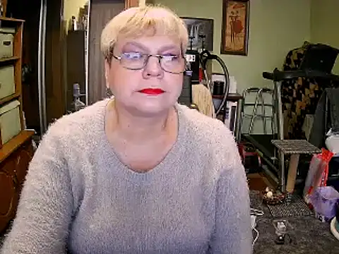 LOLA8888 online show from October 27, 2025, 12:20 pm