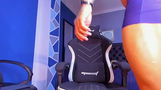 alex oficial online show from November 6, 2025, 4:35 am