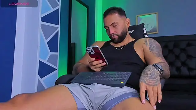 alex oficial online show from February 28, 2026, 4:46 am