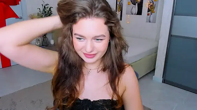 MiracleCurly online show from February 5, 2025, 1:11 pm