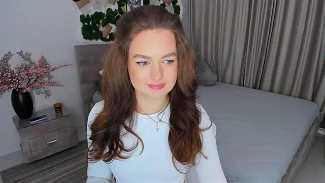 MiracleCurly online show from February 8, 2025, 4:36 pm