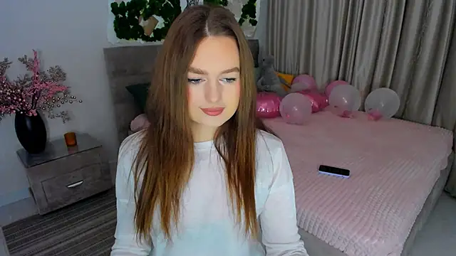 MiracleCurly online show from February 24, 2025, 7:30 pm