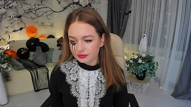 MiracleCurly online show from October 31, 2025, 4:41 pm