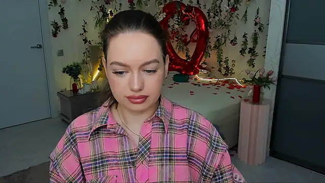 MiracleCurly online show from March 12, 2026, 6:03 pm