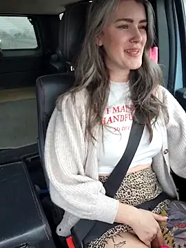 Snapshot of Lilmissvyx chatting on February 17, 2026, 3:51 pm Lilmissvyx online show from February 17, 2026, 3:51 pm