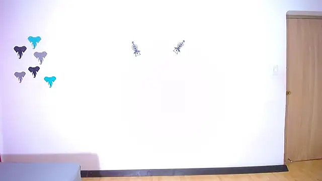 cock whisperer69  online show from December 10, 2024, 1:55 pm